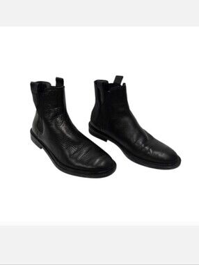 Zara Classic Style Chelsea Leather Boots in Black